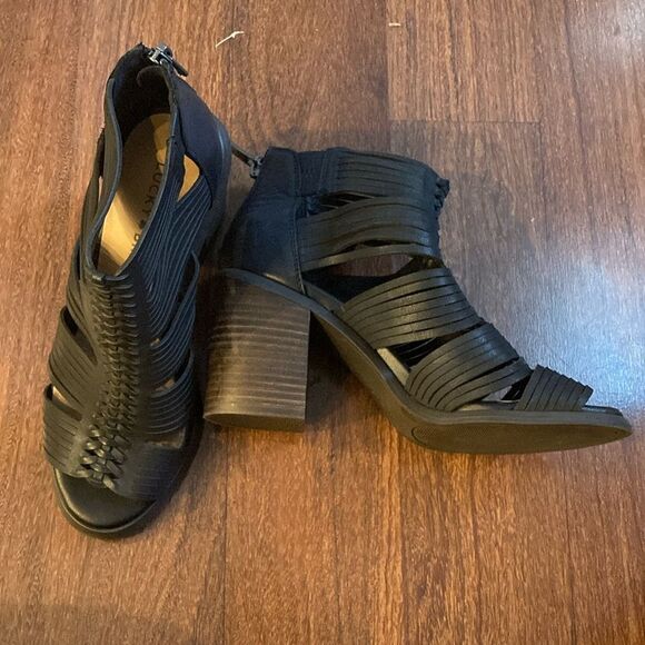 Lucky Brand Heels 💙 - Picture 2 of 8